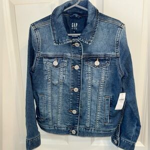 NWT Kids GAP Softest Denim Jacket. Size 6-7.